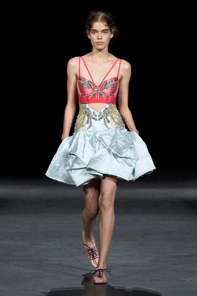 Pale blue taffeta bubble skirt beneath an embroidered coral bustier, Erdem S/S 27, London.