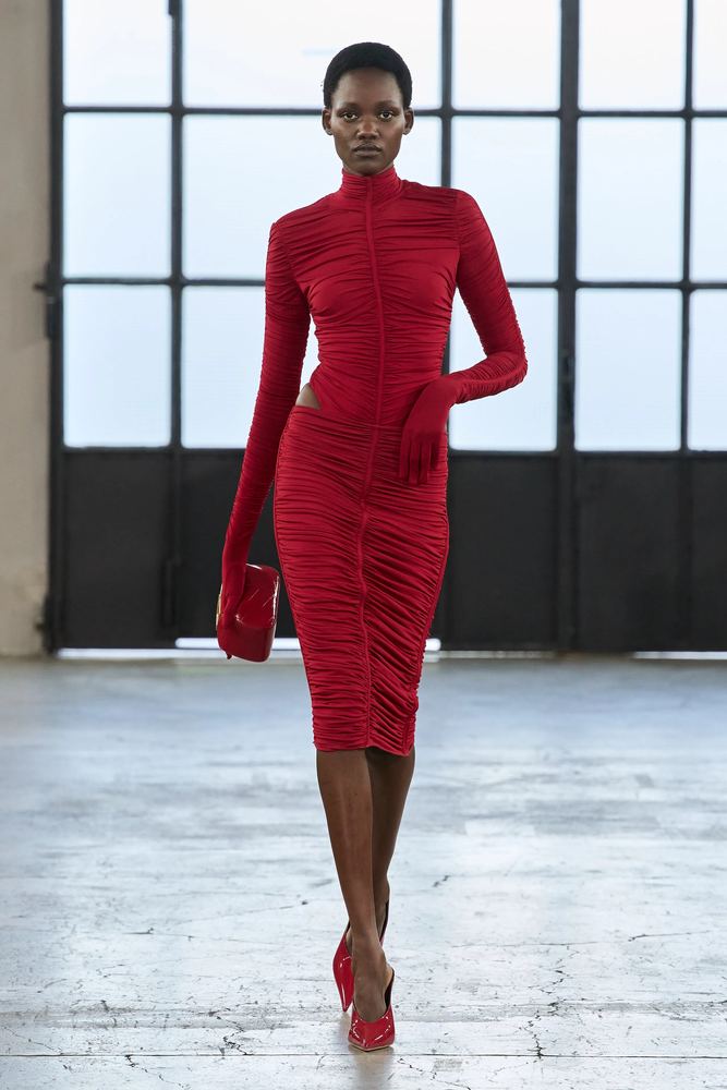 Red ruched jersey dress with a high neck and matching opera gloves, Elisabetta Franchi S/S 27, Milan.
